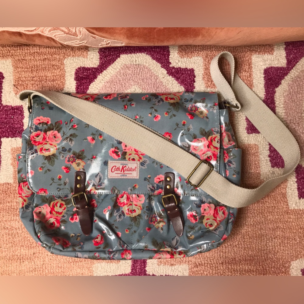 Original Cath Kidston Ltd London Blue Floral messenger bag satchel
